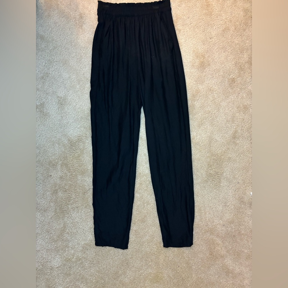 NWOT H&M elastic waist tapered pants